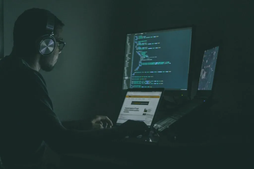 How to Know if Hackers are Stealing Your Private Data Online?