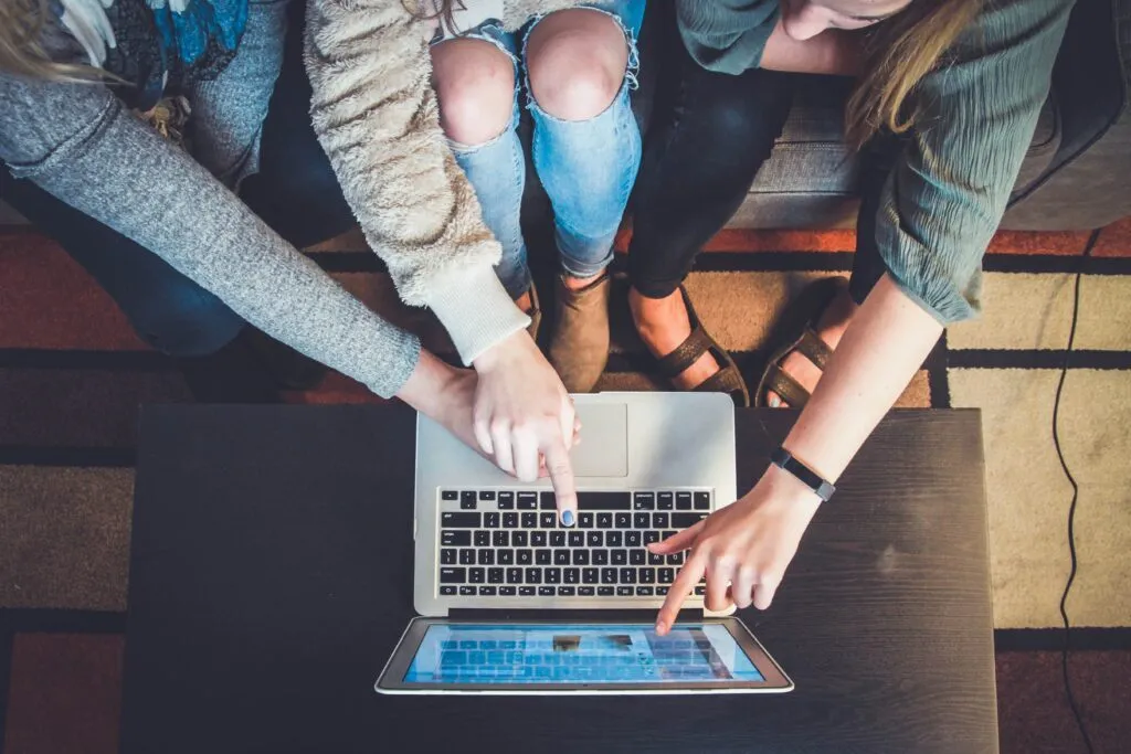 8 Ways Entrepreneurs Can Use Social Video to Build Authority 1