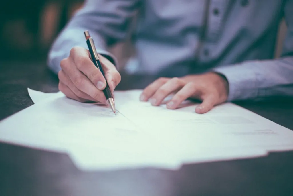 6 Things to Look for before You Enter into A Contract?