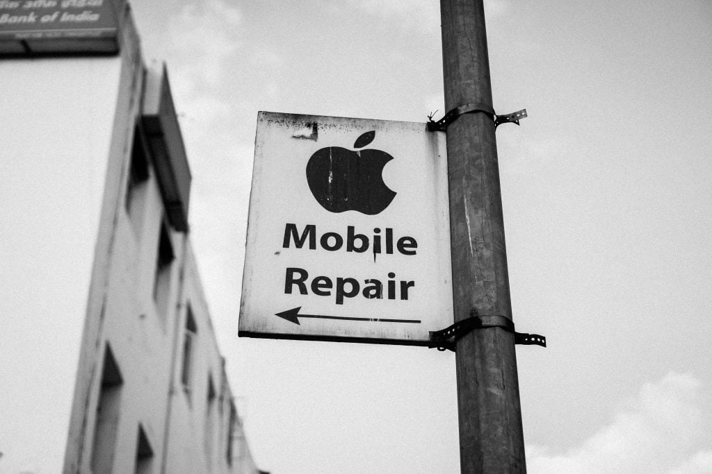 mobile repair store