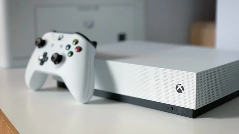 How to Play Games with Friends on Xbox: The Ultimate Guide